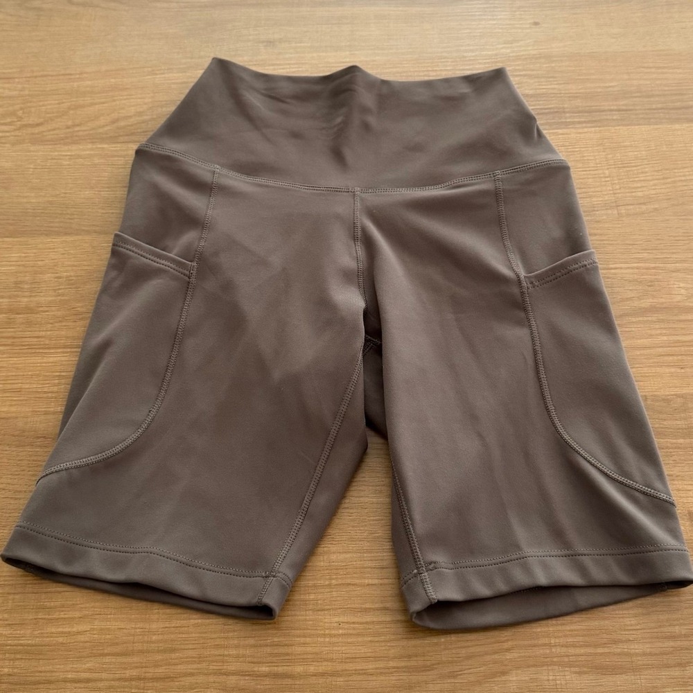 Nike One Dri-FIT High-Rise 7 Inch Bike Shorts Taupe Brown FZ6758-004 Womens XS